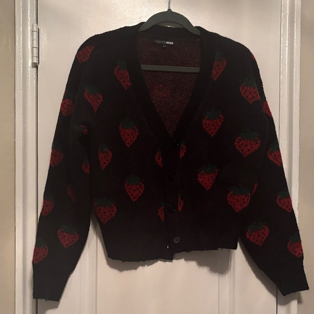 Strawberry Cardigan - Picture 4 of 6